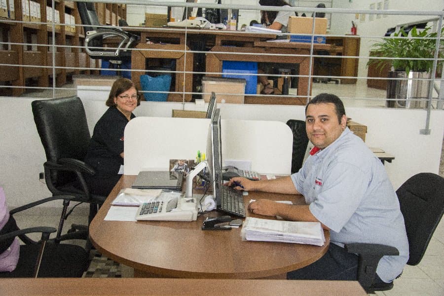 Equipe do Escritório Amaral em seus postos de trabalho
