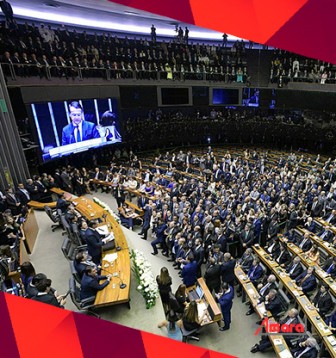 Bolsonaro anuncia auxlio de R$ 600 por ms para trabalhadores autnomos e informais durante a pandemia do coronavrus